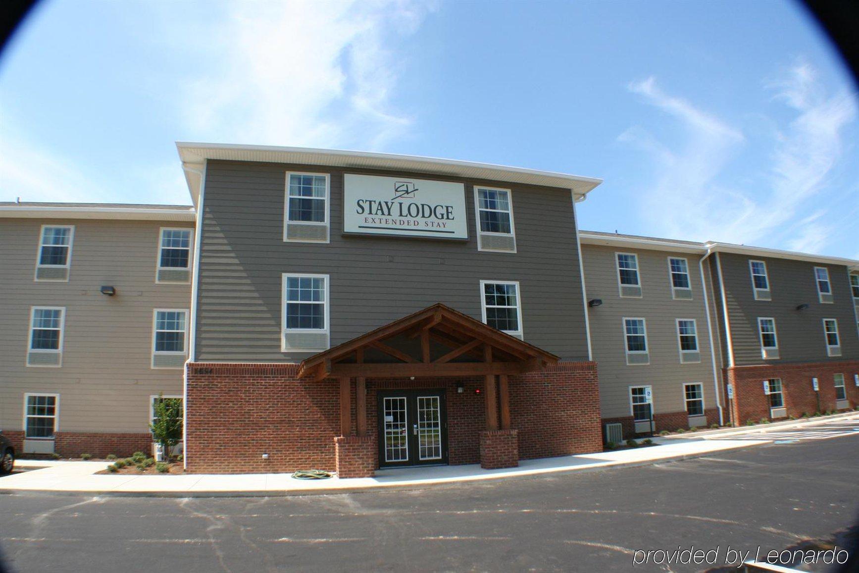Stay Plus Extended Stay Suites Обърн Екстериор снимка